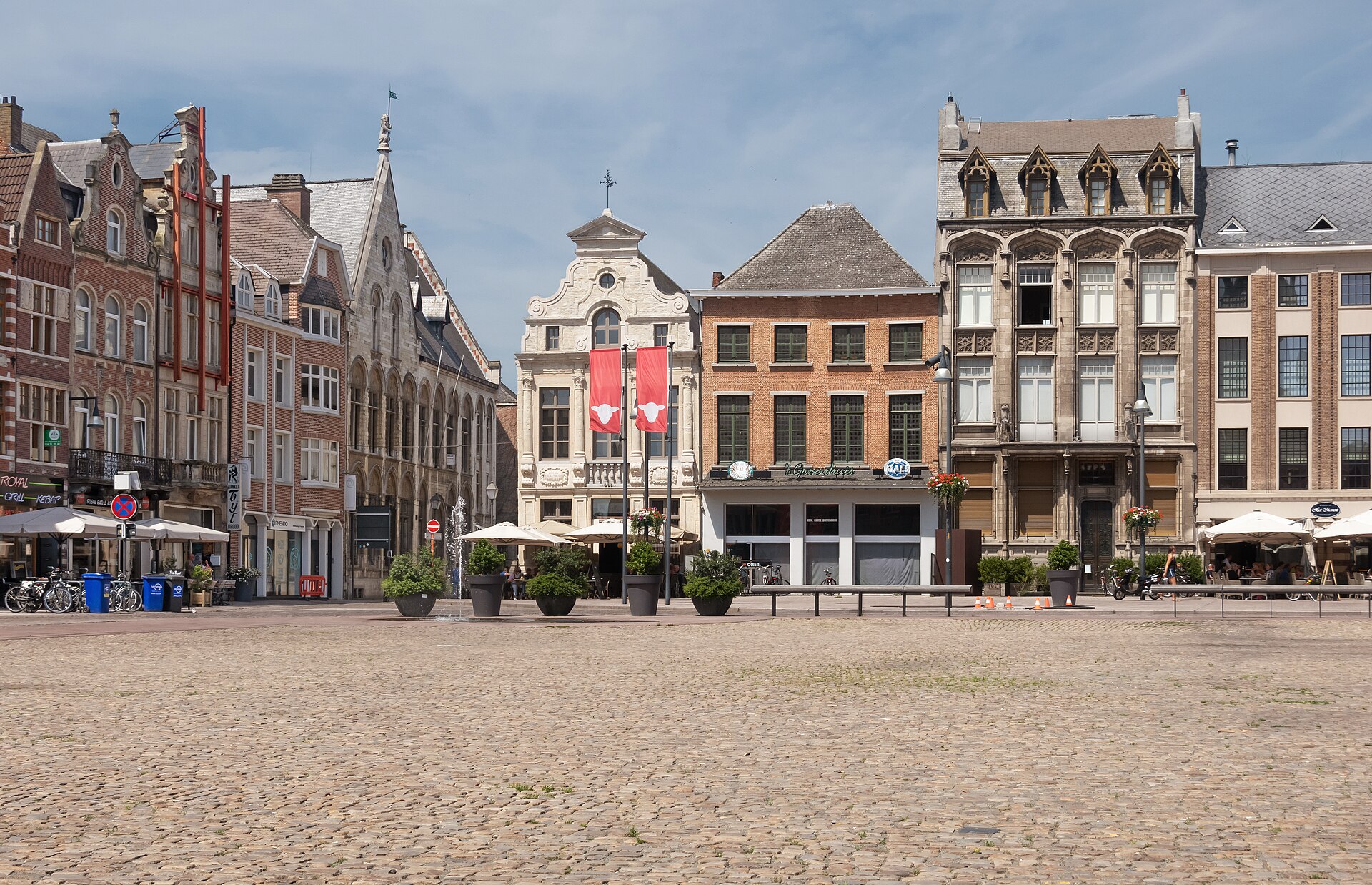 The Grote Markt and town hall of the small Flemish town of Lier